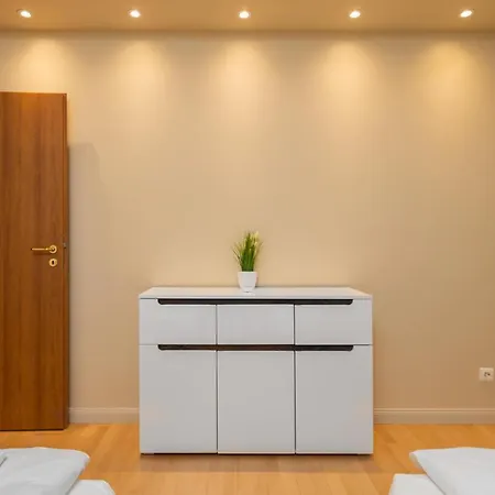 Luxury Sauna And Jacuzzi Flat Near Zaimov Park