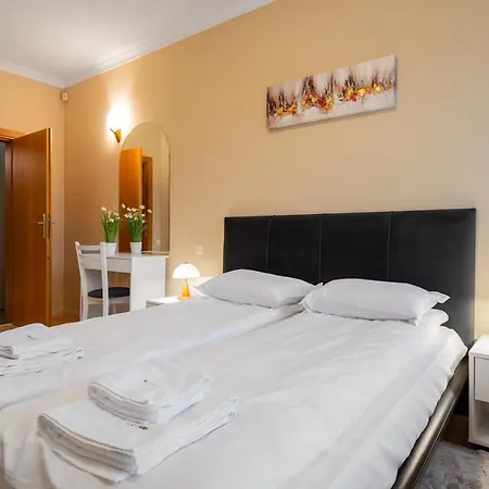 Luxury Sauna And Jacuzzi Flat Near Zaimov Park
