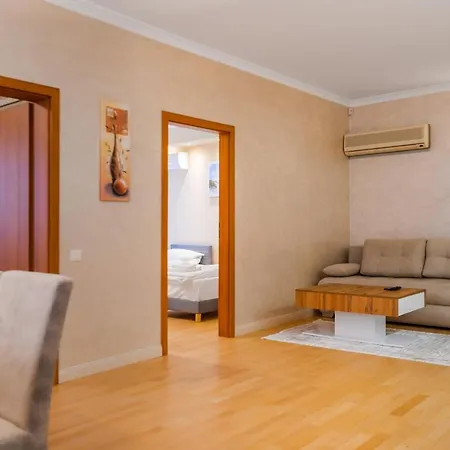 Luxury Sauna And Jacuzzi Flat Near Zaimov Park *